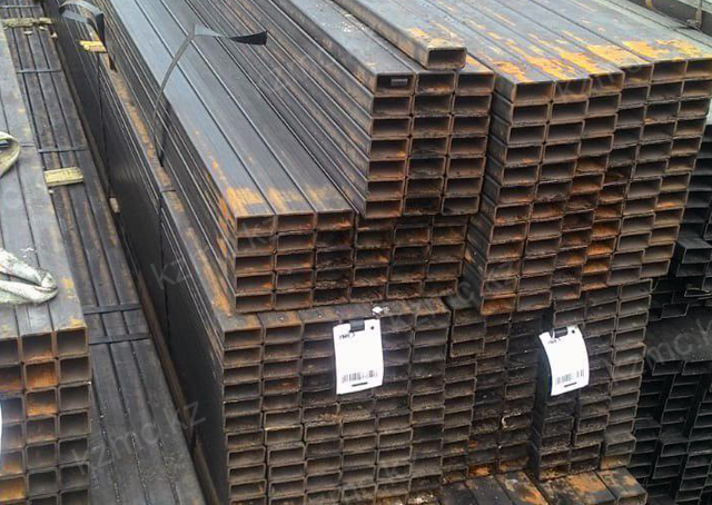 Steel rectangular shaped tubes production